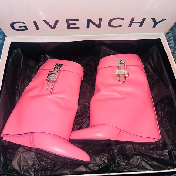 Beautiful Pink Givenchy Shark boots - Picture 2 of 5